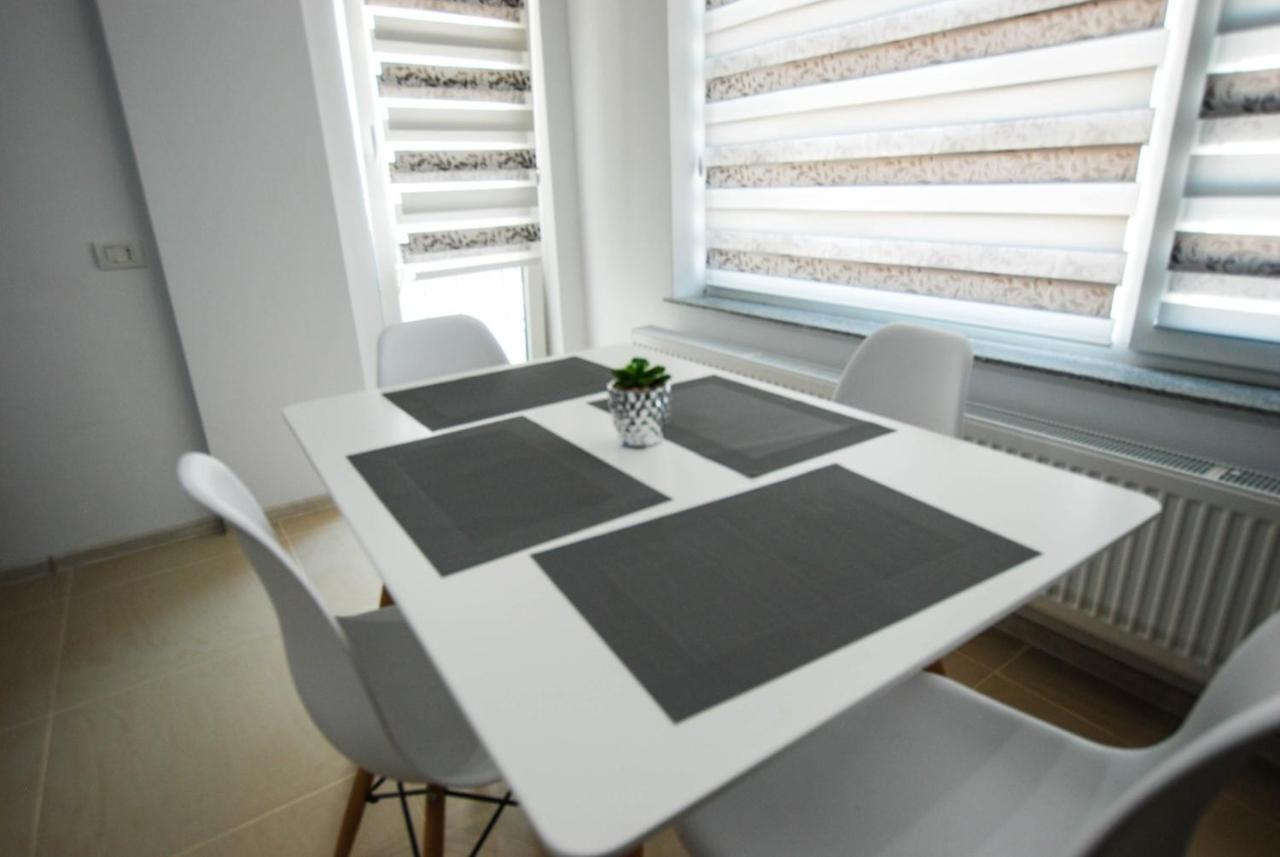 Ambra Apartment Mamaia-Nord Năvodari Екстериор снимка
